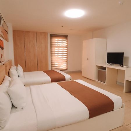 Rosey Hotel Cabanatuan City Buitenkant foto