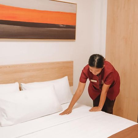 Rosey Hotel Cabanatuan City Buitenkant foto