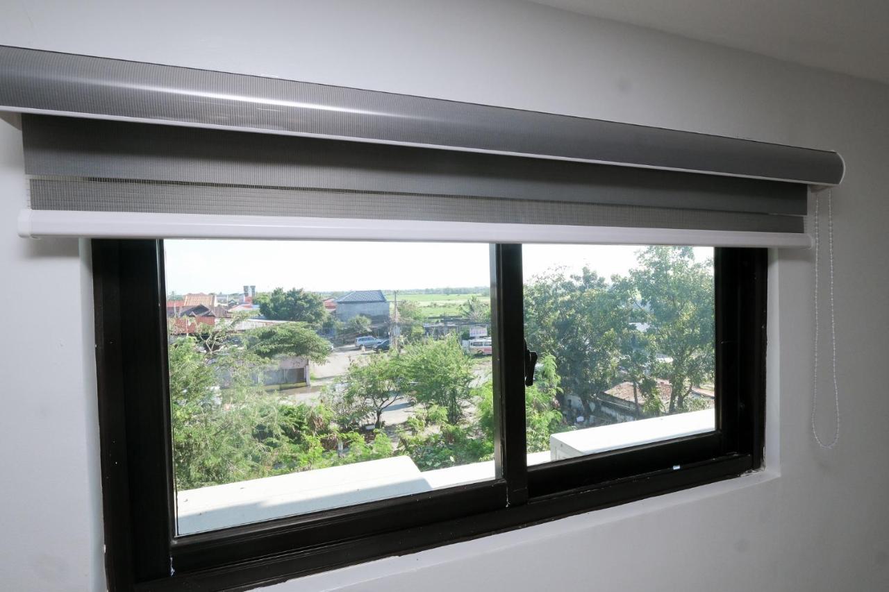 Rosey Hotel Cabanatuan City Buitenkant foto