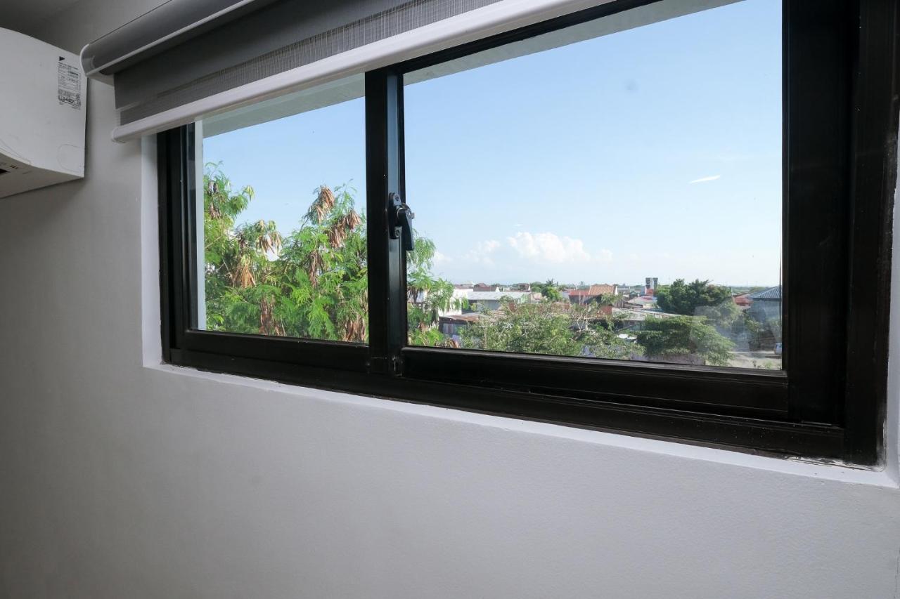 Rosey Hotel Cabanatuan City Buitenkant foto
