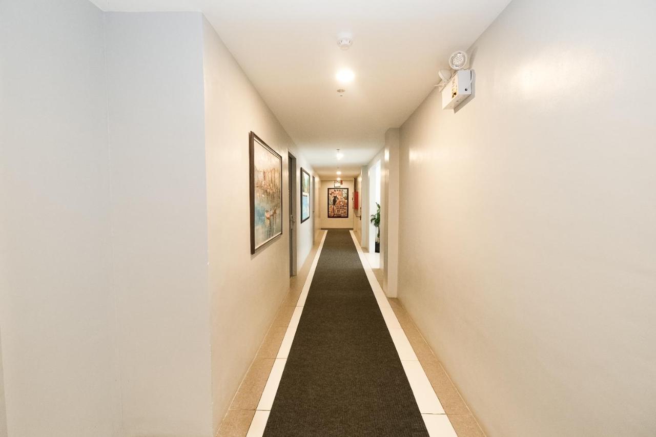 Rosey Hotel Cabanatuan City Buitenkant foto