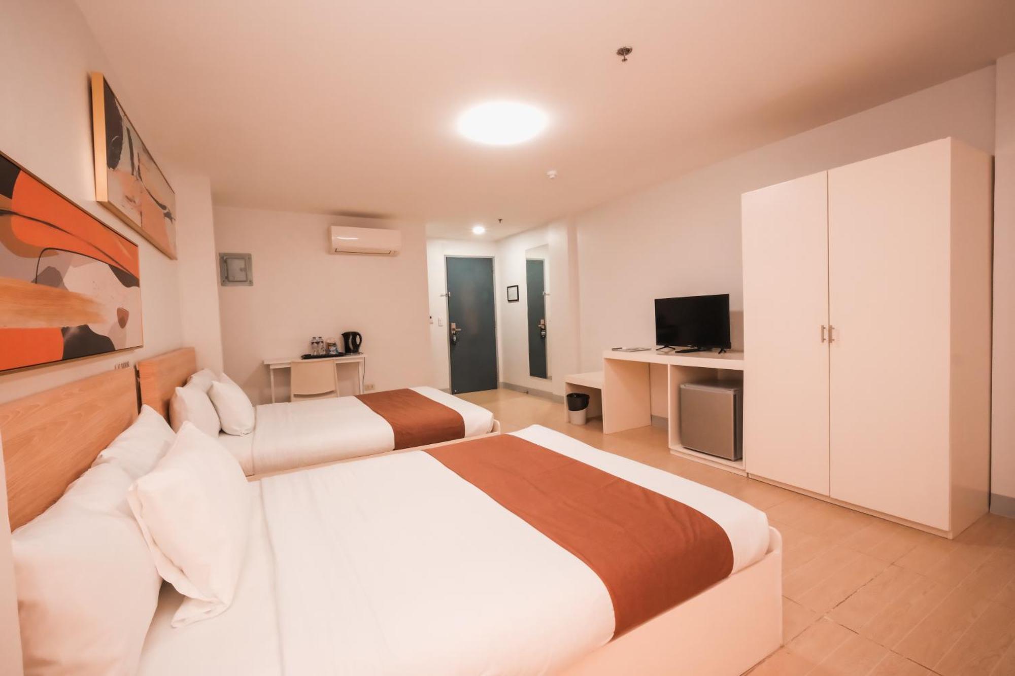 Rosey Hotel Cabanatuan City Buitenkant foto