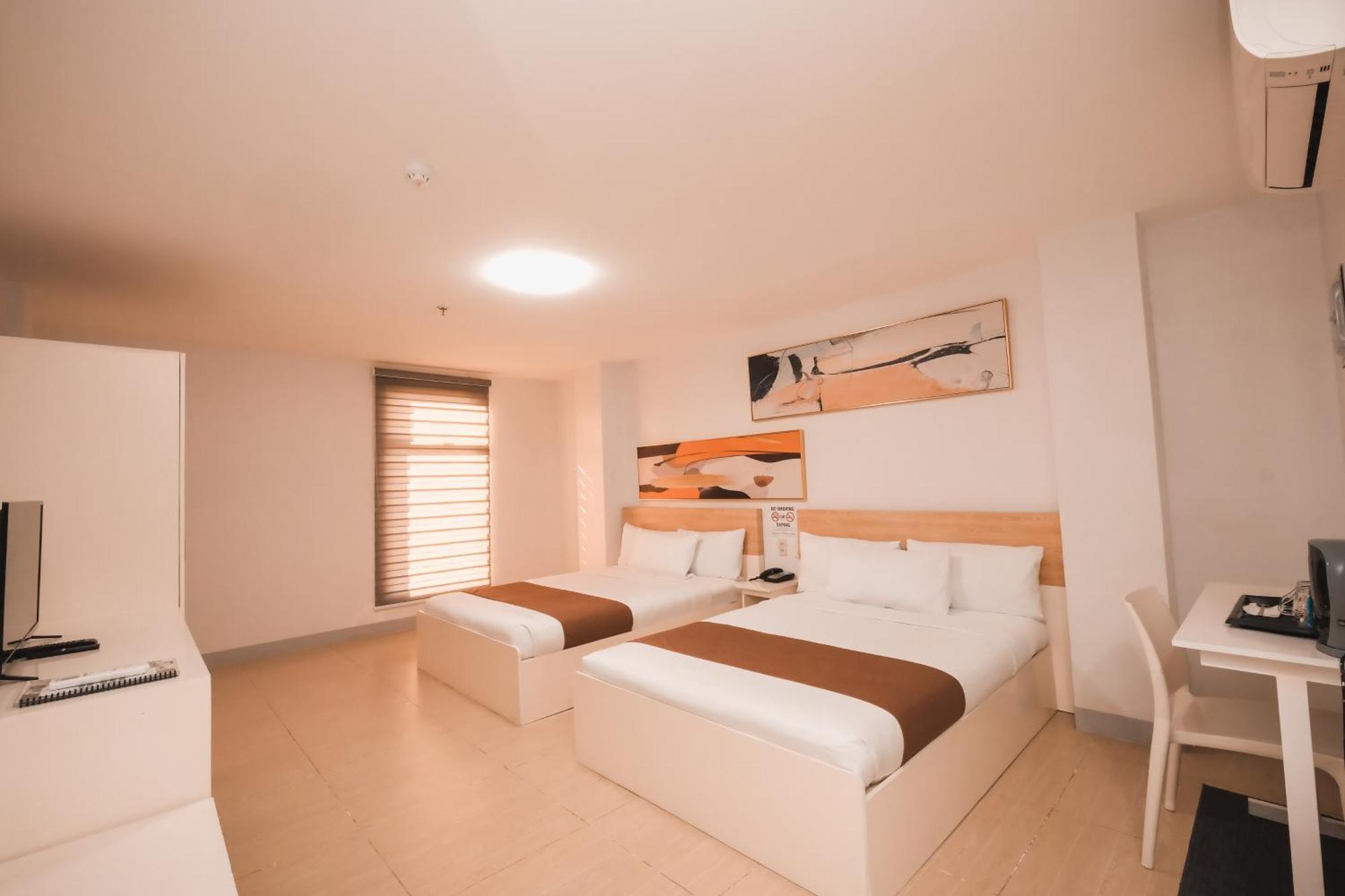Rosey Hotel Cabanatuan City Buitenkant foto