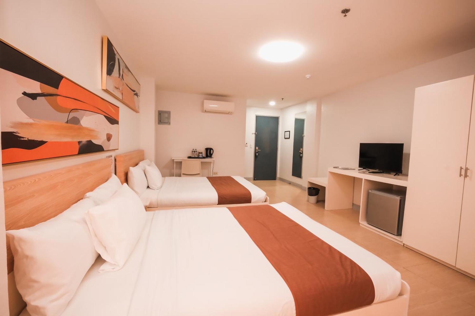 Rosey Hotel Cabanatuan City Buitenkant foto
